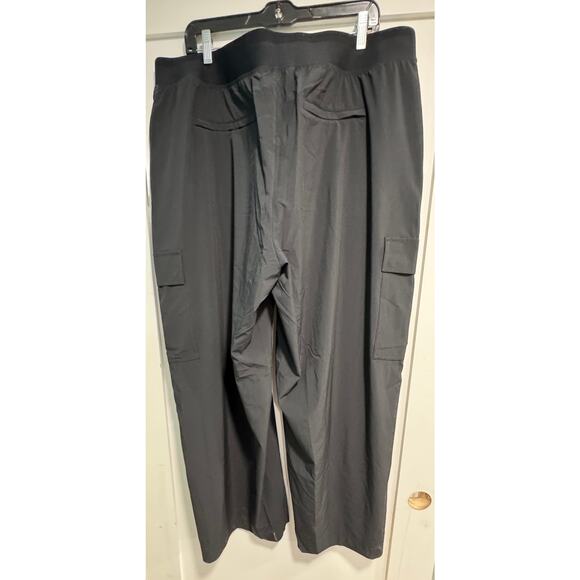 NWT ATHLETA Brooklyn Heights Cargo Pants Black Active Athleisure Size 20 - Picture 5 of 7